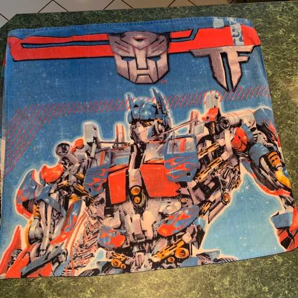 2008 transformers Optimus Prime Beach Towel - Picture 4 of 4